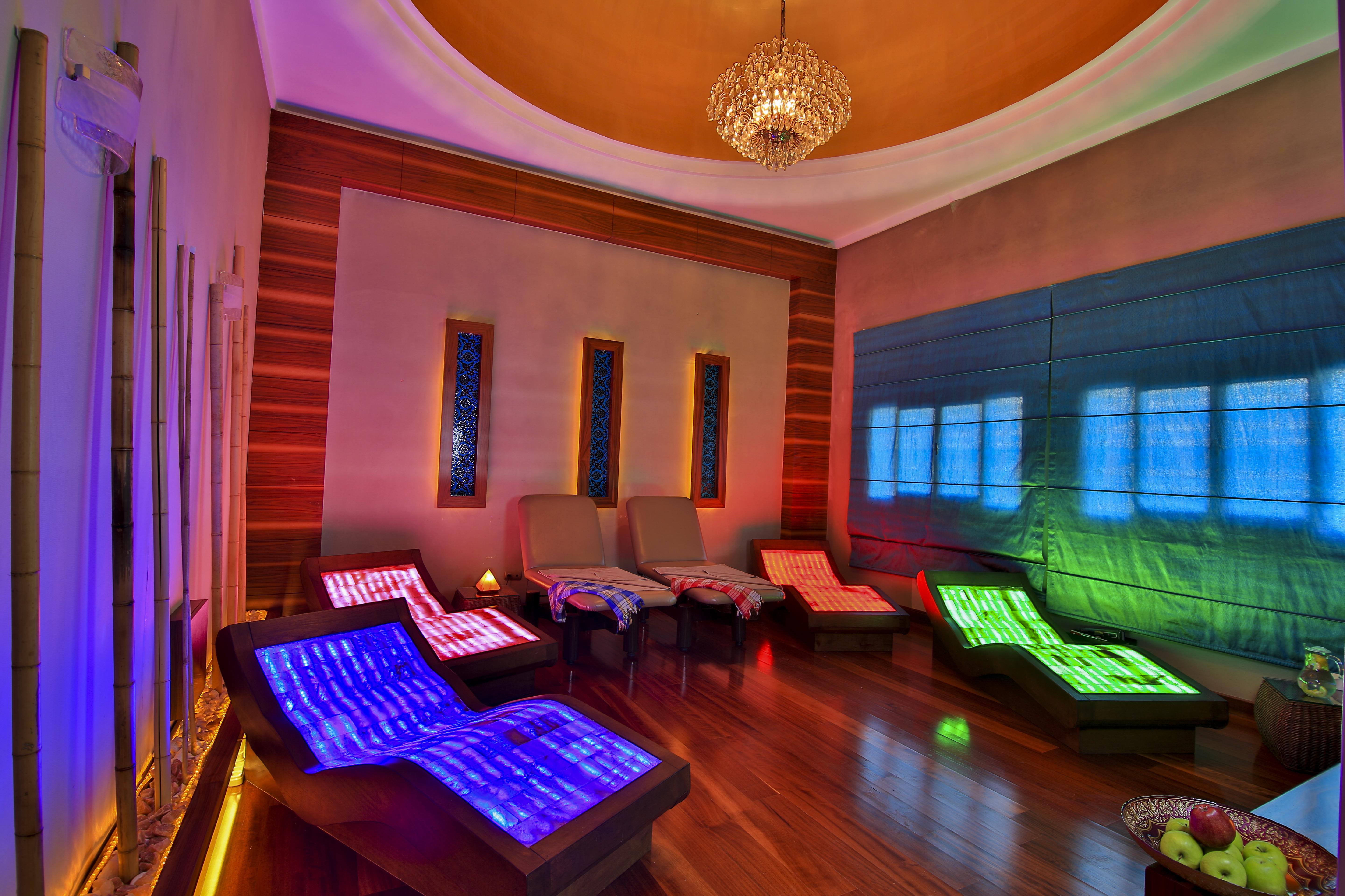 ホテル Bb チェリキ パレス ブルサ エクステリア 写真 A spa at the Taj Mahal Palace, Mumbai, India